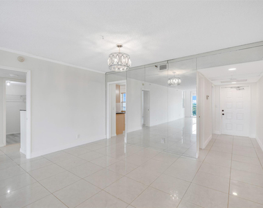 625 Oaks Drive - Photo Thumbnail 3