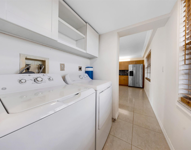 625 Oaks Drive - Photo Thumbnail 7