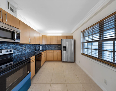 625 Oaks Drive - Photo Thumbnail 4