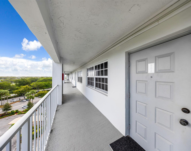 625 Oaks Drive - Photo Thumbnail 24