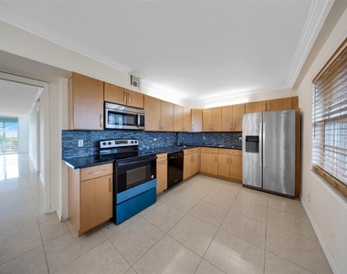 625 Oaks Drive - Photo Thumbnail 5