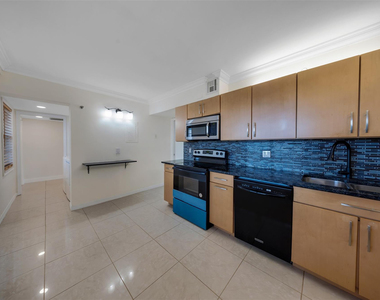 625 Oaks Drive - Photo Thumbnail 6