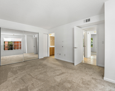 1001 Crystal Way - Photo Thumbnail 12