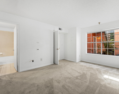1001 Crystal Way - Photo Thumbnail 13