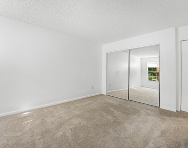 1001 Crystal Way - Photo Thumbnail 11
