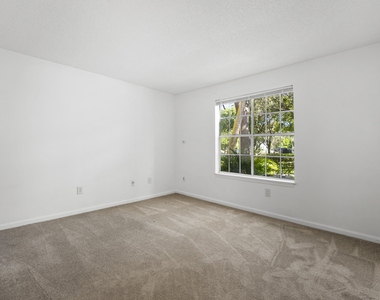 1001 Crystal Way - Photo Thumbnail 6