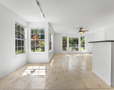 1001 Crystal Way - Photo Thumbnail 1
