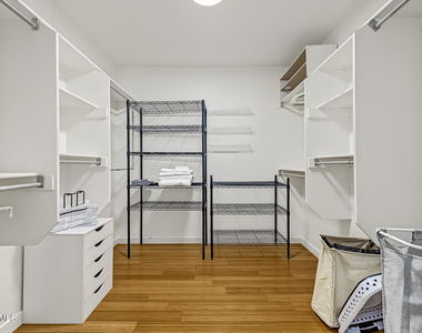 1225 E Medlock Drive - Photo Thumbnail 18