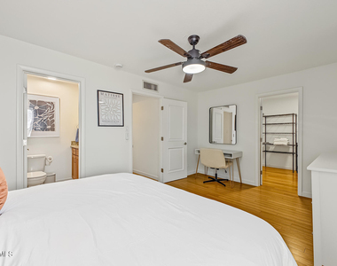 1225 E Medlock Drive - Photo Thumbnail 15