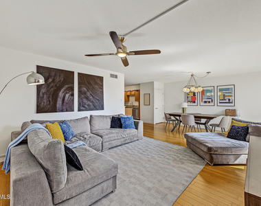 1225 E Medlock Drive - Photo Thumbnail 4