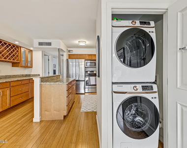 1225 E Medlock Drive - Photo Thumbnail 24