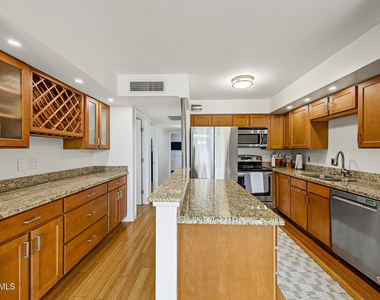 1225 E Medlock Drive - Photo Thumbnail 10