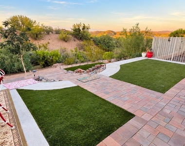 80 W Monte Cristo Drive - Photo Thumbnail 13