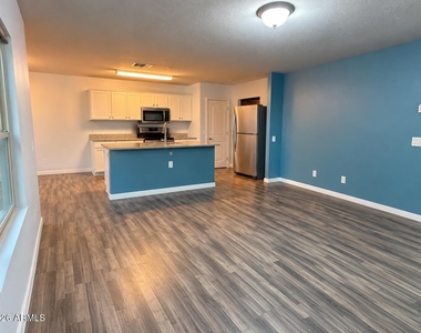 80 W Monte Cristo Drive - Photo Thumbnail 6