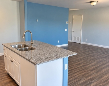 80 W Monte Cristo Drive - Photo Thumbnail 7