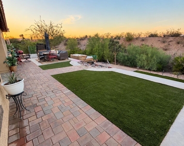 80 W Monte Cristo Drive - Photo Thumbnail 2
