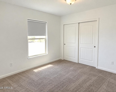 80 W Monte Cristo Drive - Photo Thumbnail 9