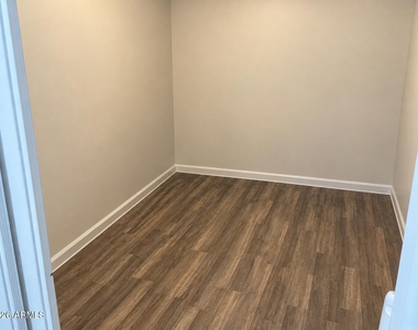 80 W Monte Cristo Drive - Photo Thumbnail 11