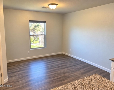 80 W Monte Cristo Drive - Photo Thumbnail 8