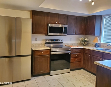 16805 E Ibsen Drive - Photo Thumbnail 4