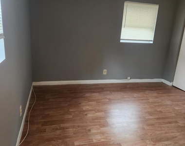 316 Sw 80th Avenue - Photo Thumbnail 6