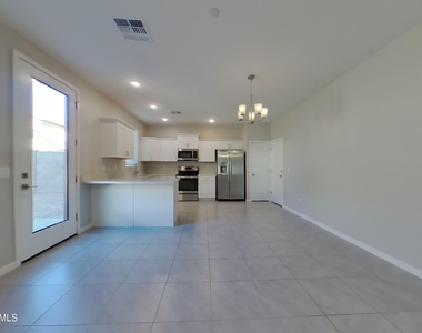 4536 E Grandview Street - Photo Thumbnail 2