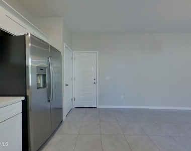 4536 E Grandview Street - Photo Thumbnail 4