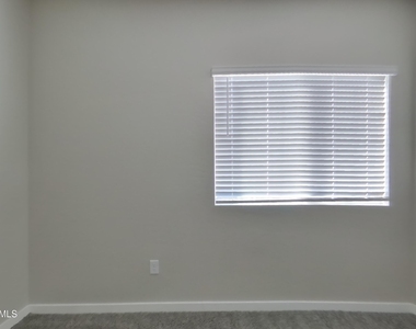4536 E Grandview Street - Photo Thumbnail 9