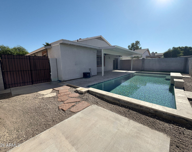 425 E Marco Polo Road - Photo Thumbnail 30