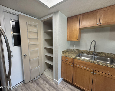 425 E Marco Polo Road - Photo Thumbnail 23