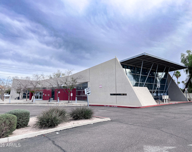 425 E Marco Polo Road - Photo Thumbnail 33