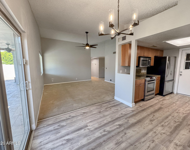 425 E Marco Polo Road - Photo Thumbnail 20