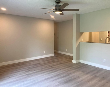 11432 Nw 43rd Street - Photo Thumbnail 9