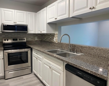 11432 Nw 43rd Street - Photo Thumbnail 6