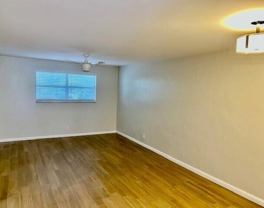 450 Sw 2nd Avenue - Photo Thumbnail 3