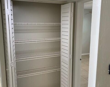450 Sw 2nd Avenue - Photo Thumbnail 7