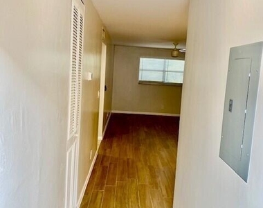 450 Sw 2nd Avenue - Photo Thumbnail 1