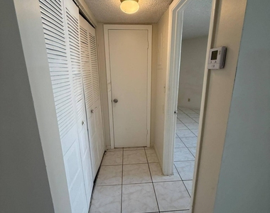 216 Lake Pointe Drive - Photo Thumbnail 6