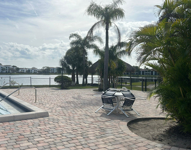 216 Lake Pointe Drive - Photo Thumbnail 23