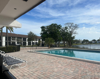 216 Lake Pointe Drive - Photo Thumbnail 21