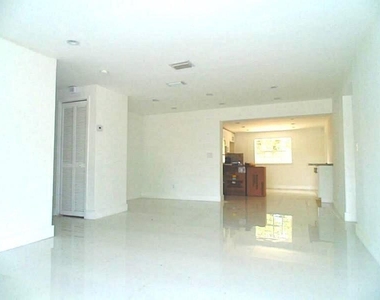 5806 Hope Street - Photo Thumbnail 6