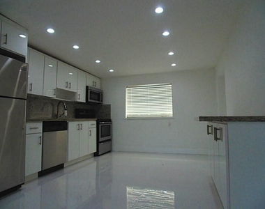 5806 Hope Street - Photo Thumbnail 5