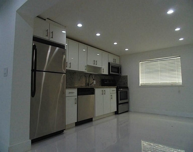 5806 Hope Street - Photo Thumbnail 4