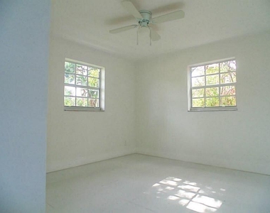 5806 Hope Street - Photo Thumbnail 10
