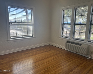 902 E Palm Lane - Photo Thumbnail 15