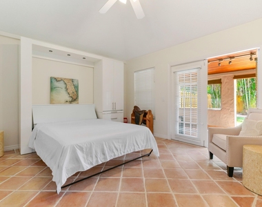13477 Fountain View Boulevard - Photo Thumbnail 6