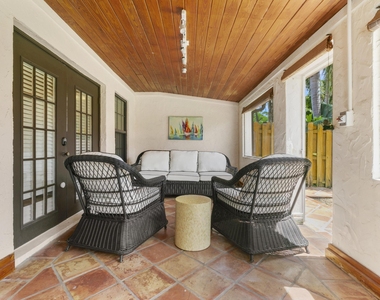 13477 Fountain View Boulevard - Photo Thumbnail 15