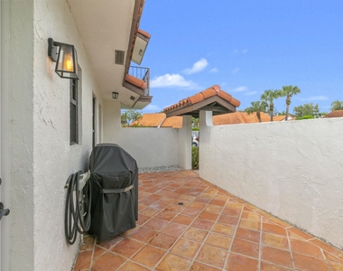 13477 Fountain View Boulevard - Photo Thumbnail 19