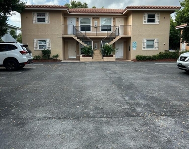 4150 Woodside Drive - Photo Thumbnail 3