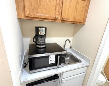 8319 Mulligan Circle - Photo Thumbnail 5